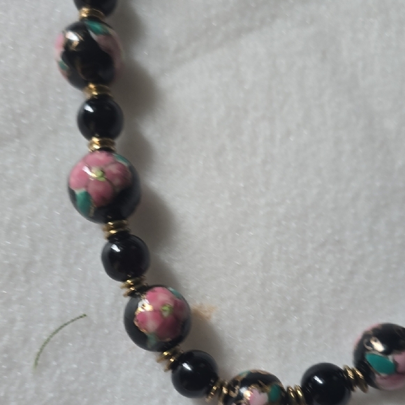 Elegant Black and Pink Floral Beaded Necklace - Picture 5 of 7